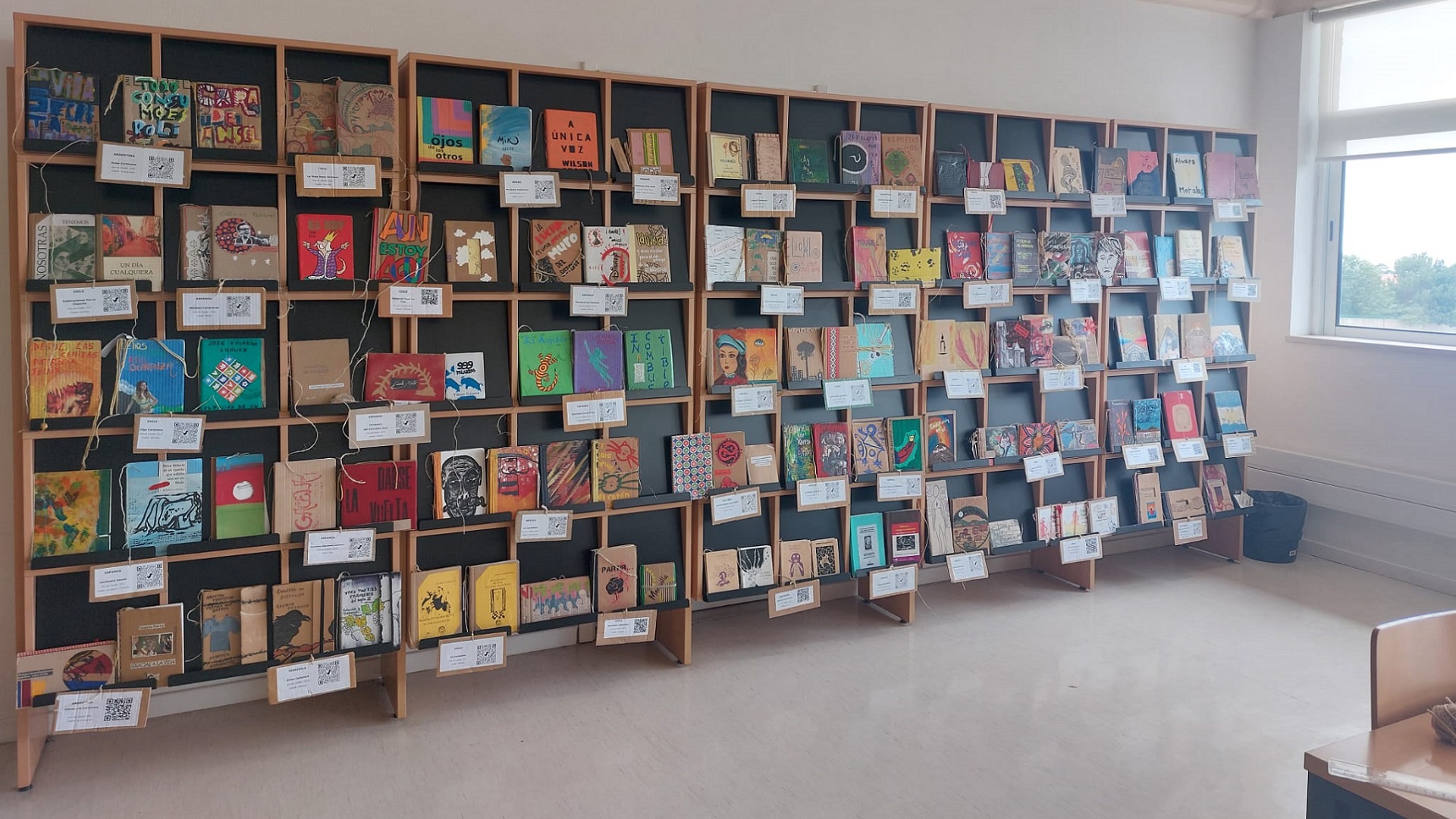 Movimento cartonero e exposição de livros no Campus de Vila Nova de Gaia